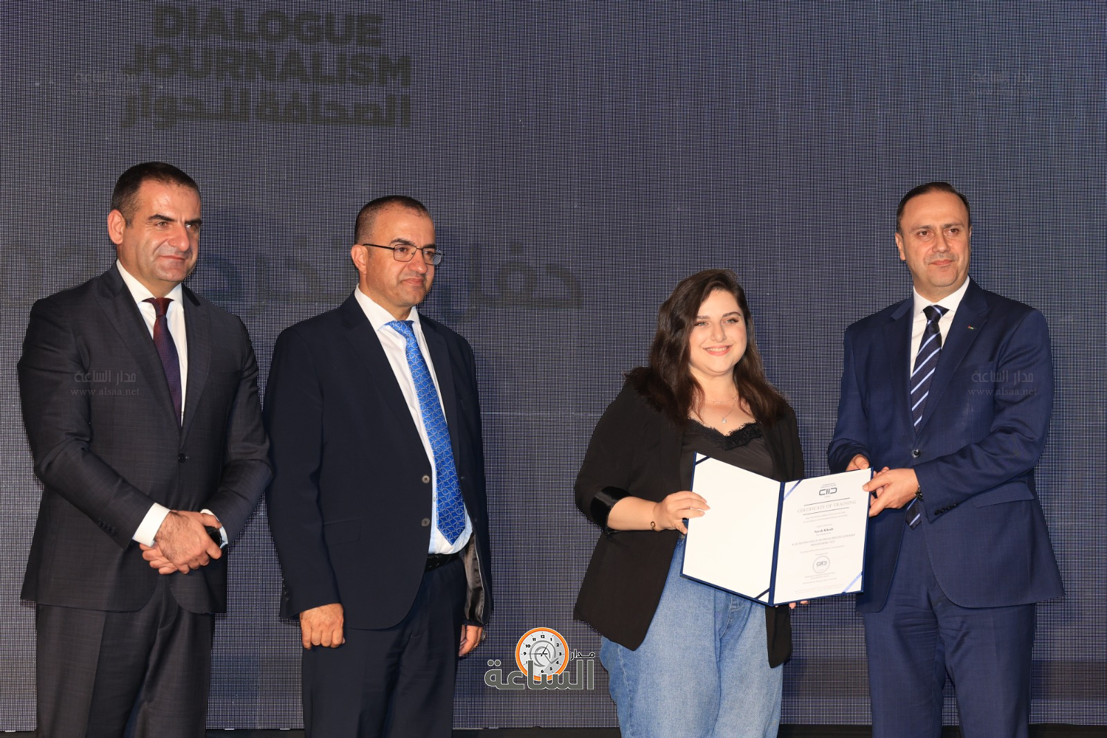 Madar Al-Saa Images 0.4095858929172065