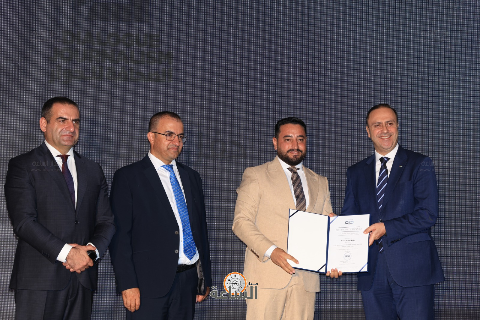 Madar Al-Saa Images 0.6716392179207831