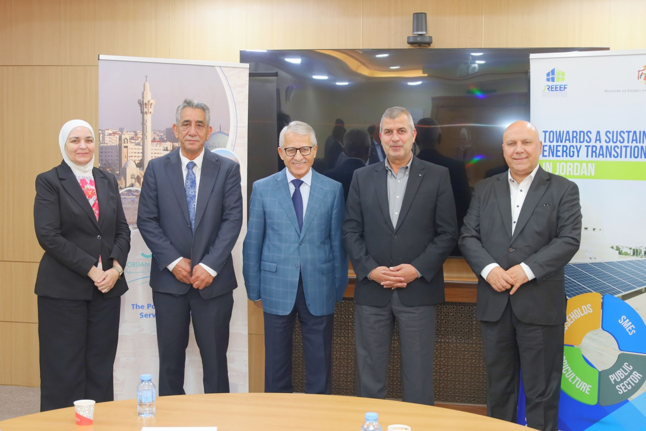 Madar Al-Saa Images 0.9292436029786973