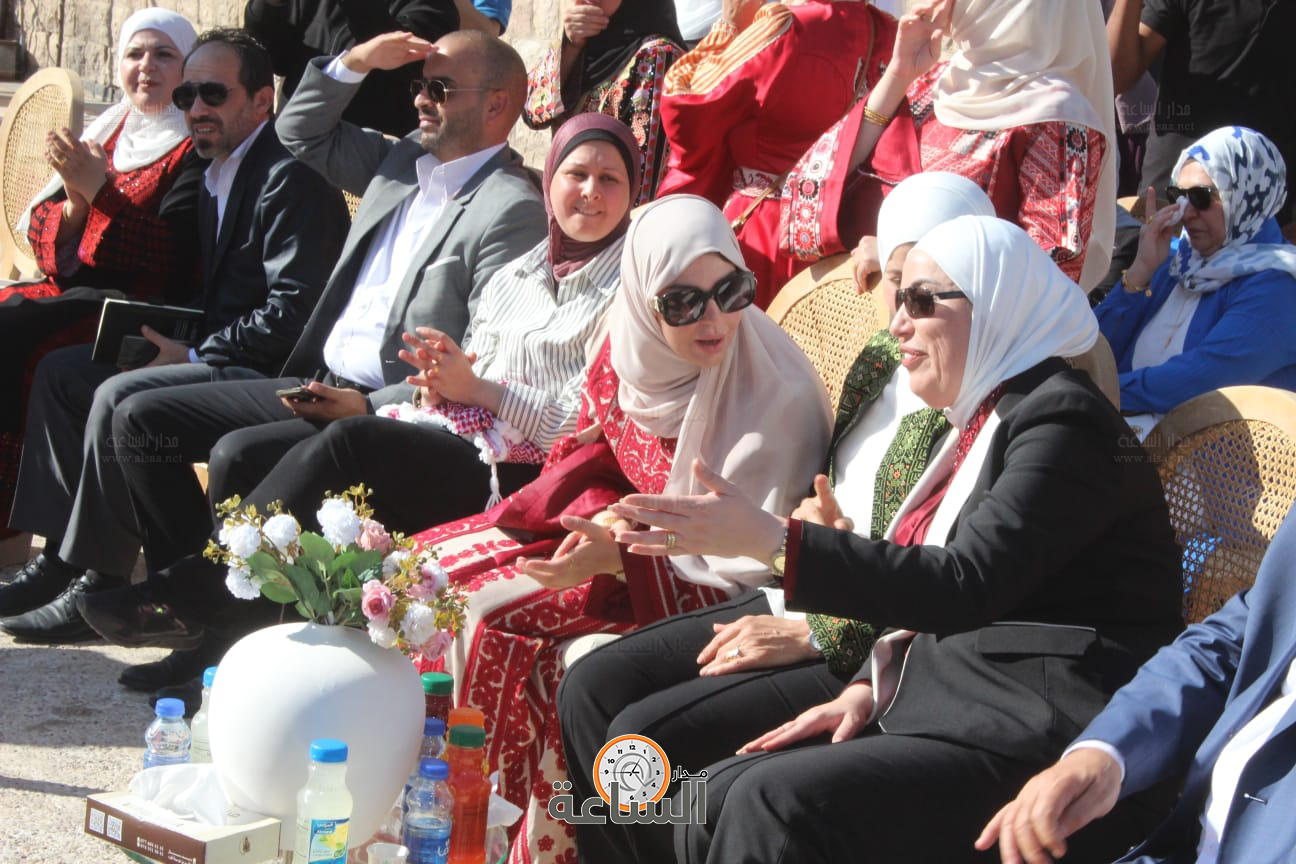 Madar Al-Saa Images 0.48038858247645977