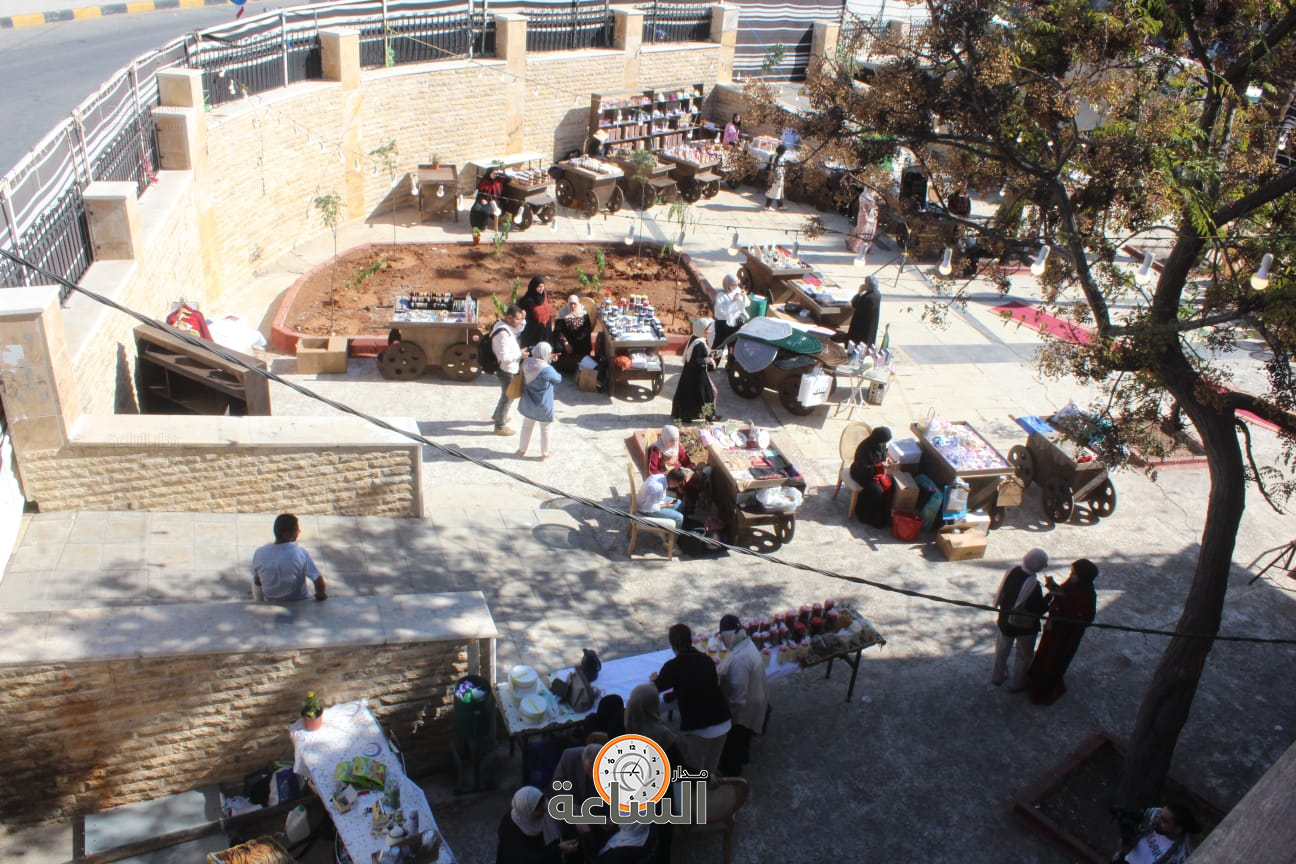 Madar Al-Saa Images 0.8827473681334961