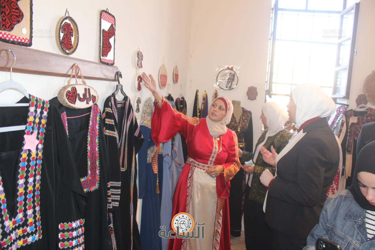 Madar Al-Saa Images 0.8152421867622095