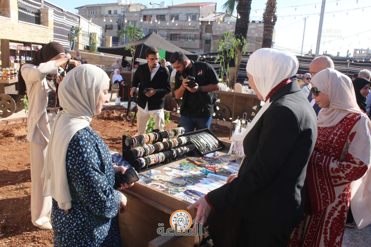 Madar Al-Saa Images 0.07014775308686272