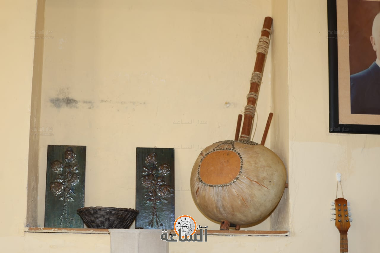 Madar Al-Saa Images 0.03926768811099235