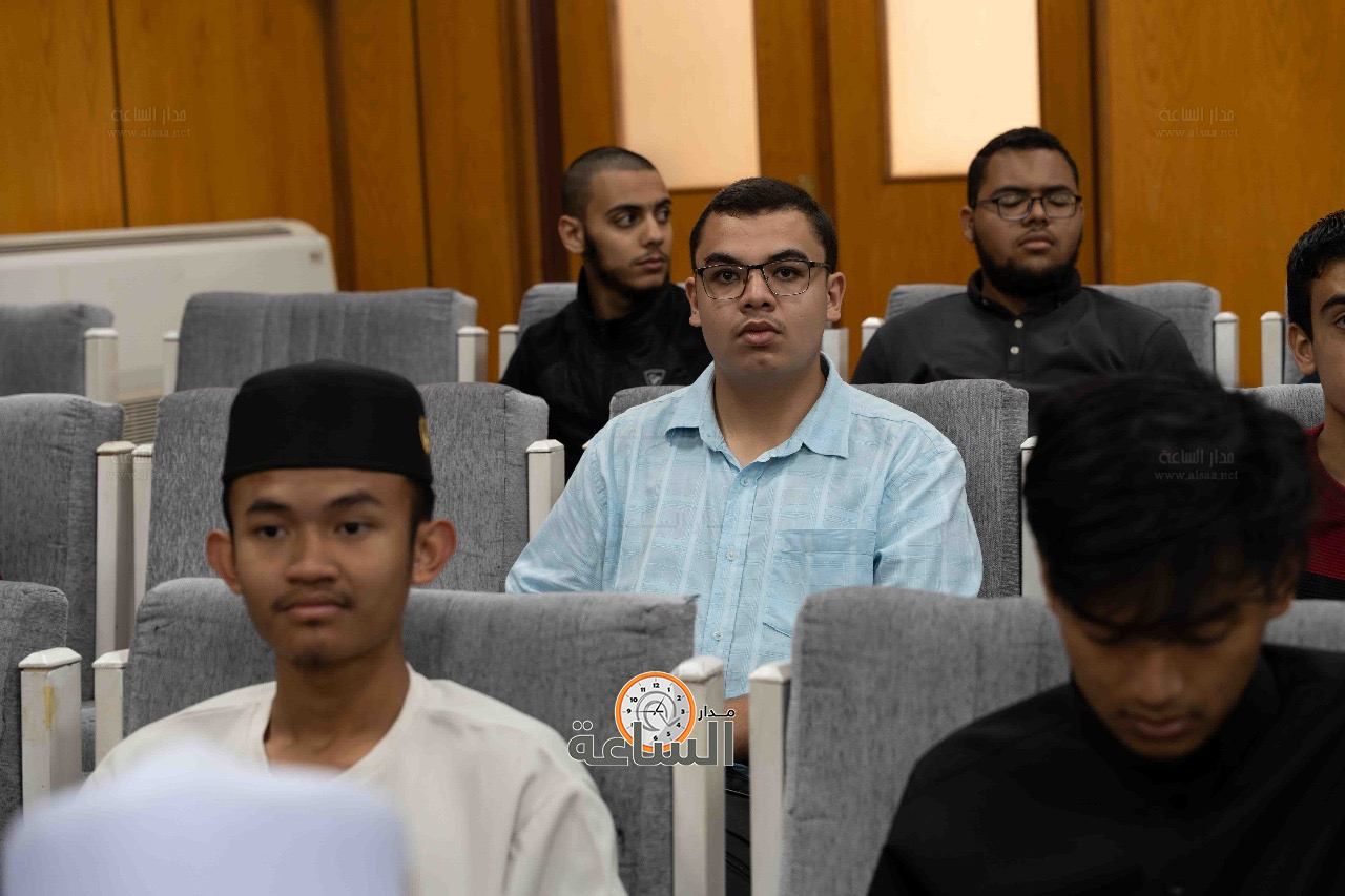 Madar Al-Saa Images 0.04292618410432747