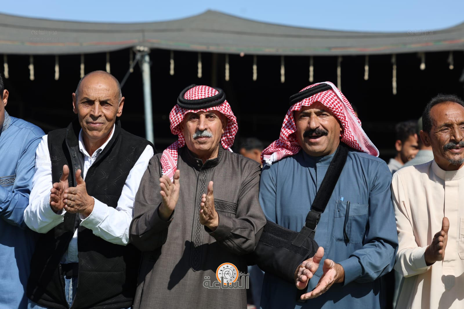 Madar Al-Saa Images 0.4814896655519607