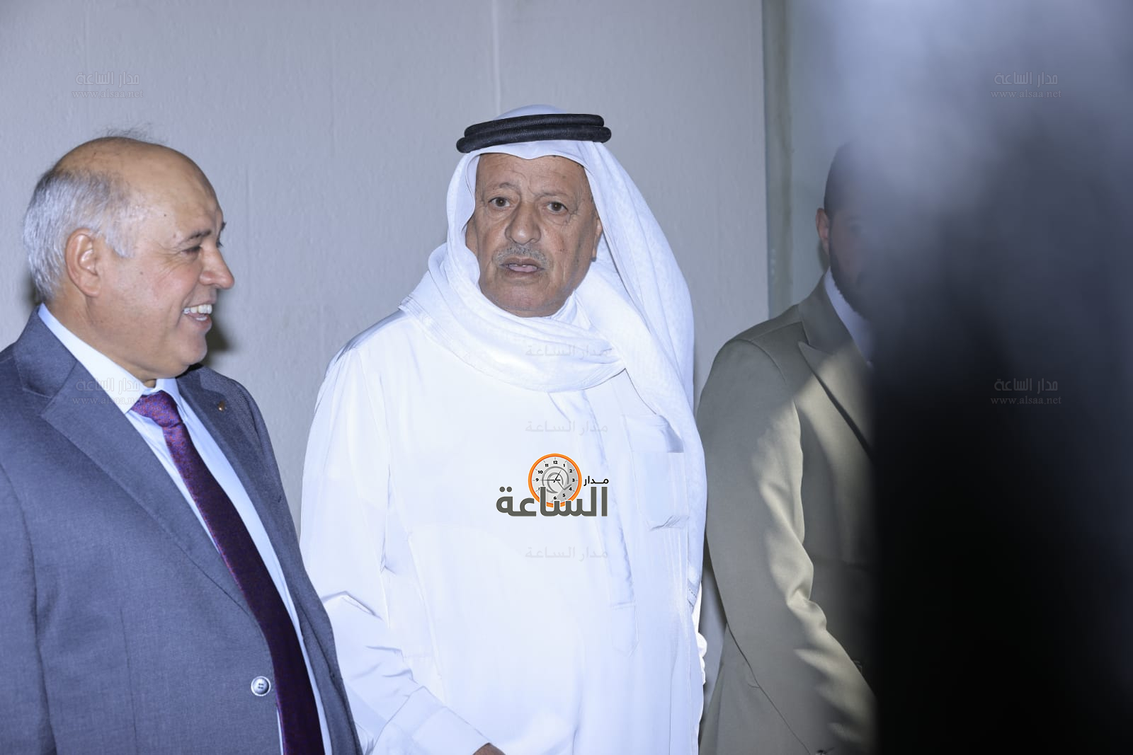 Madar Al-Saa Images 0.7772762596822546