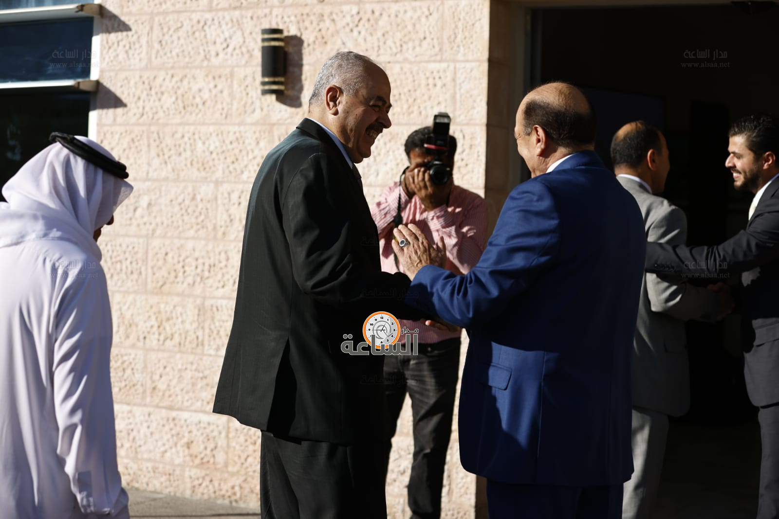 Madar Al-Saa Images 0.997485769217293