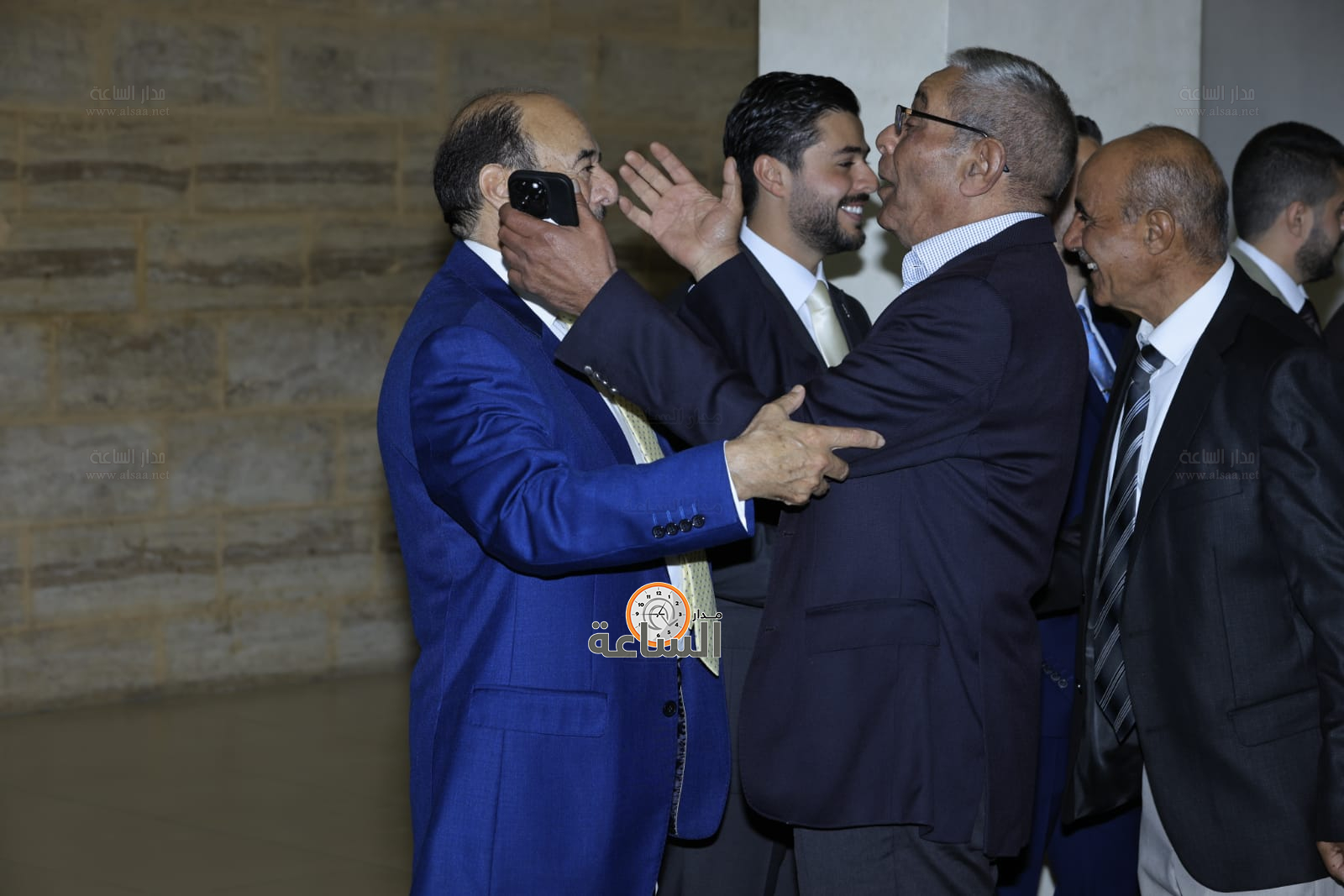 Madar Al-Saa Images 0.8825150517534562