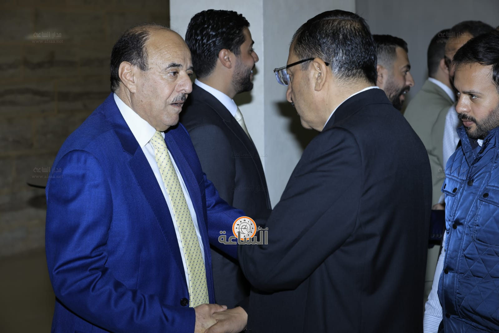 Madar Al-Saa Images 0.4479656192192193