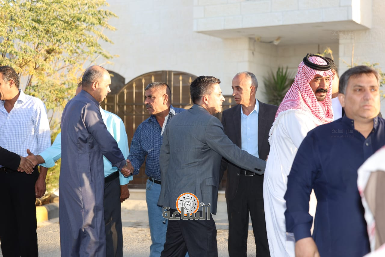 Madar Al-Saa Images 0.42122705315384457