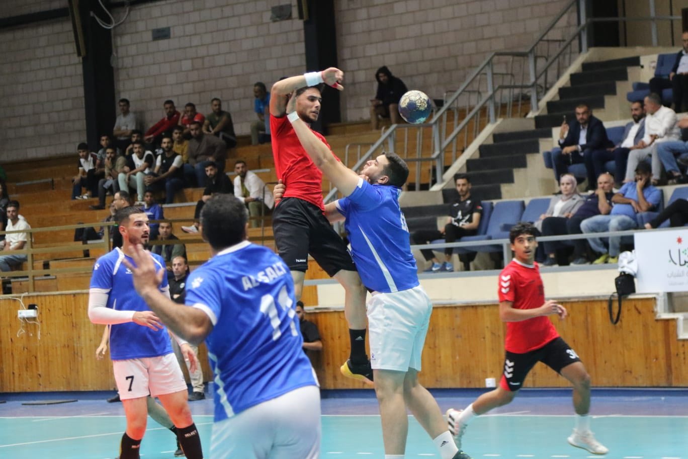 Madar Al-Saa Images 0.44129289242211467