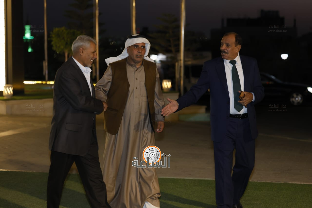 Madar Al-Saa Images 0.372886640163265