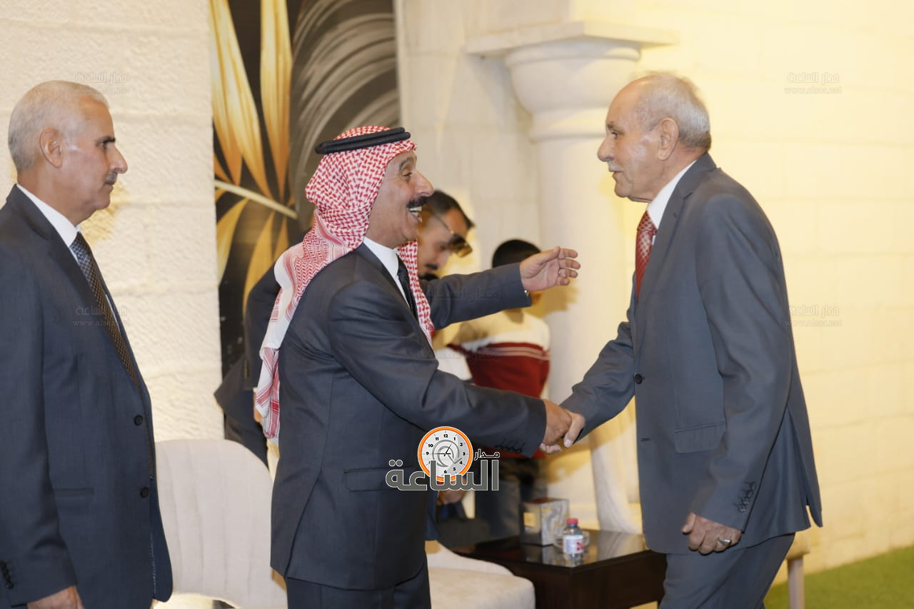 Madar Al-Saa Images 0.9221324653502284