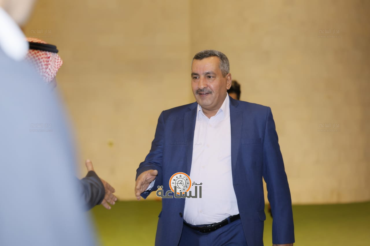 Madar Al-Saa Images 0.42651240106678967