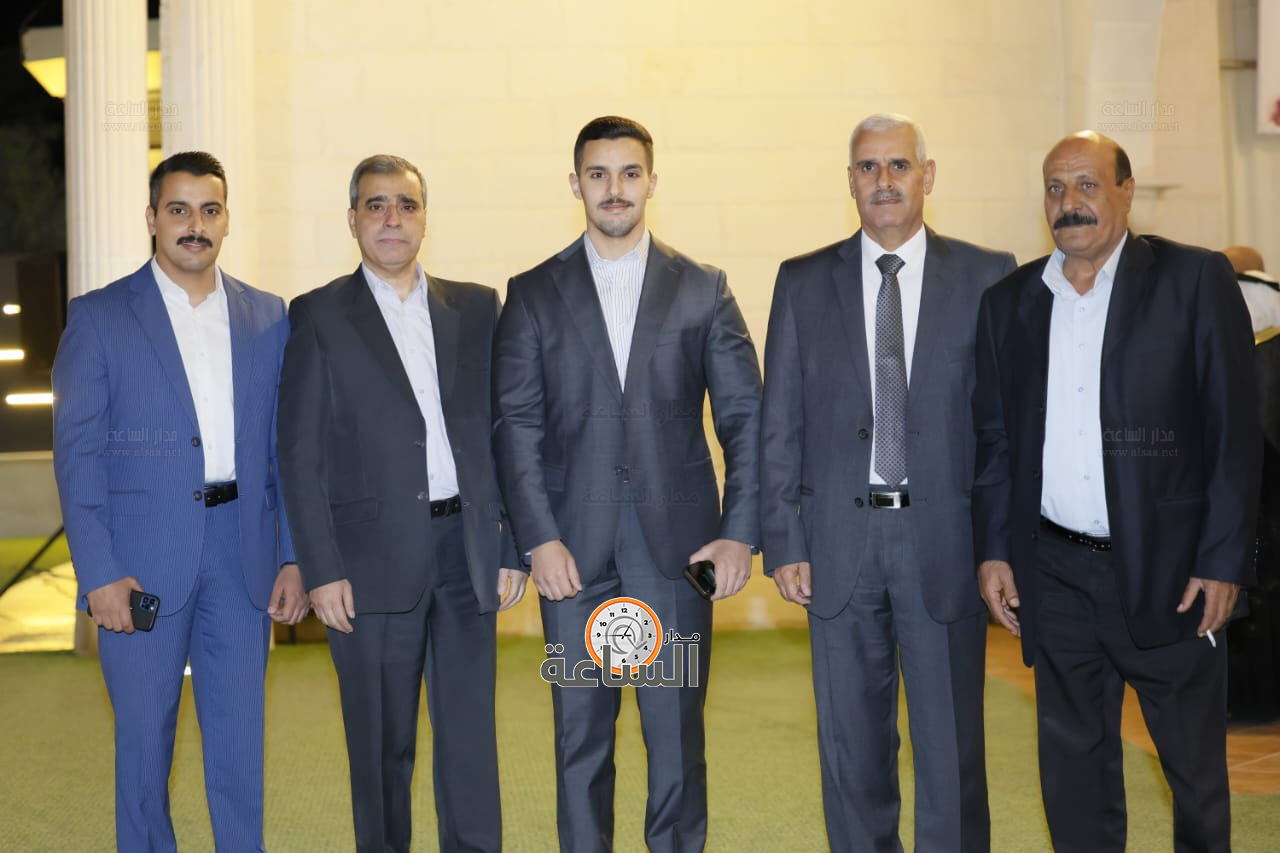 Madar Al-Saa Images 0.4057970147392156