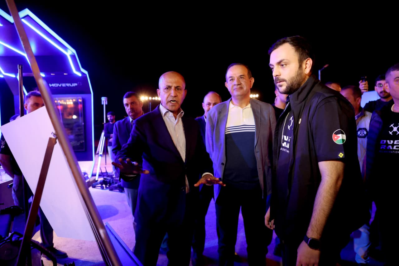 Madar Al-Saa Images 0.6859357762182383