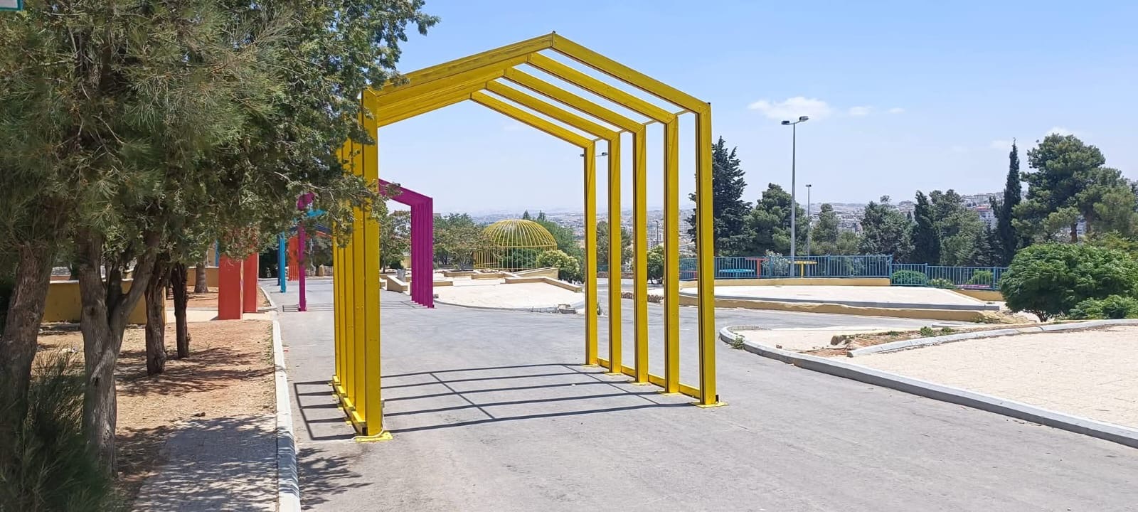 Madar Al-Saa Images 0.1440359270965239