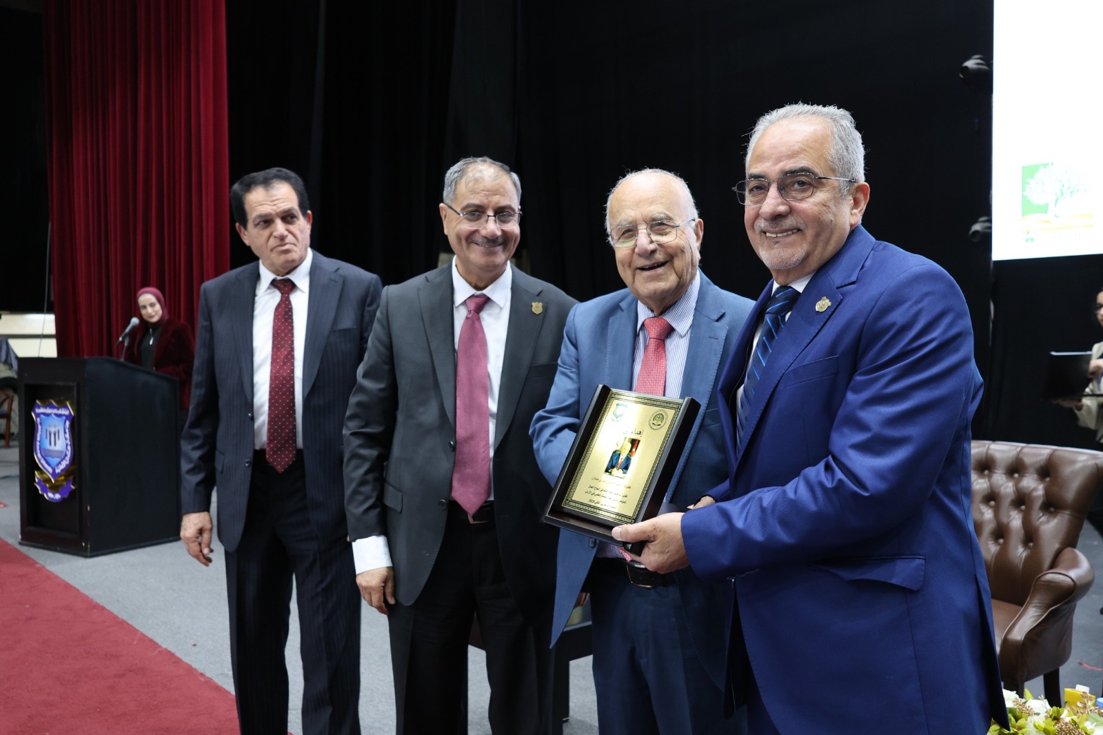 Madar Al-Saa Images 0.3898982565954884