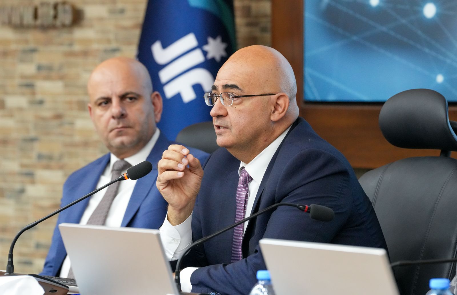 Madar Al-Saa Images 0.045326468679315335