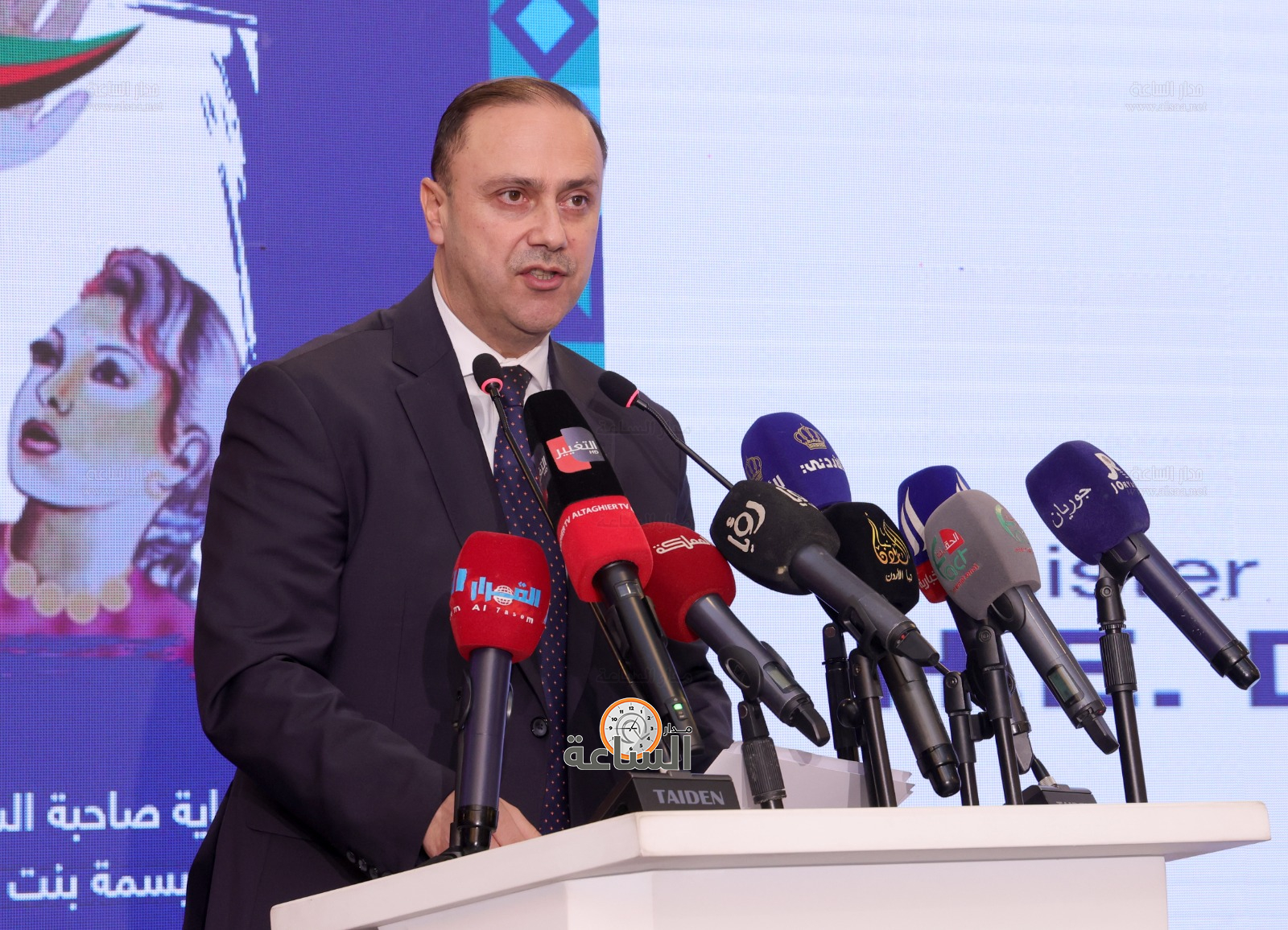 Madar Al-Saa Images 0.9662147553281413