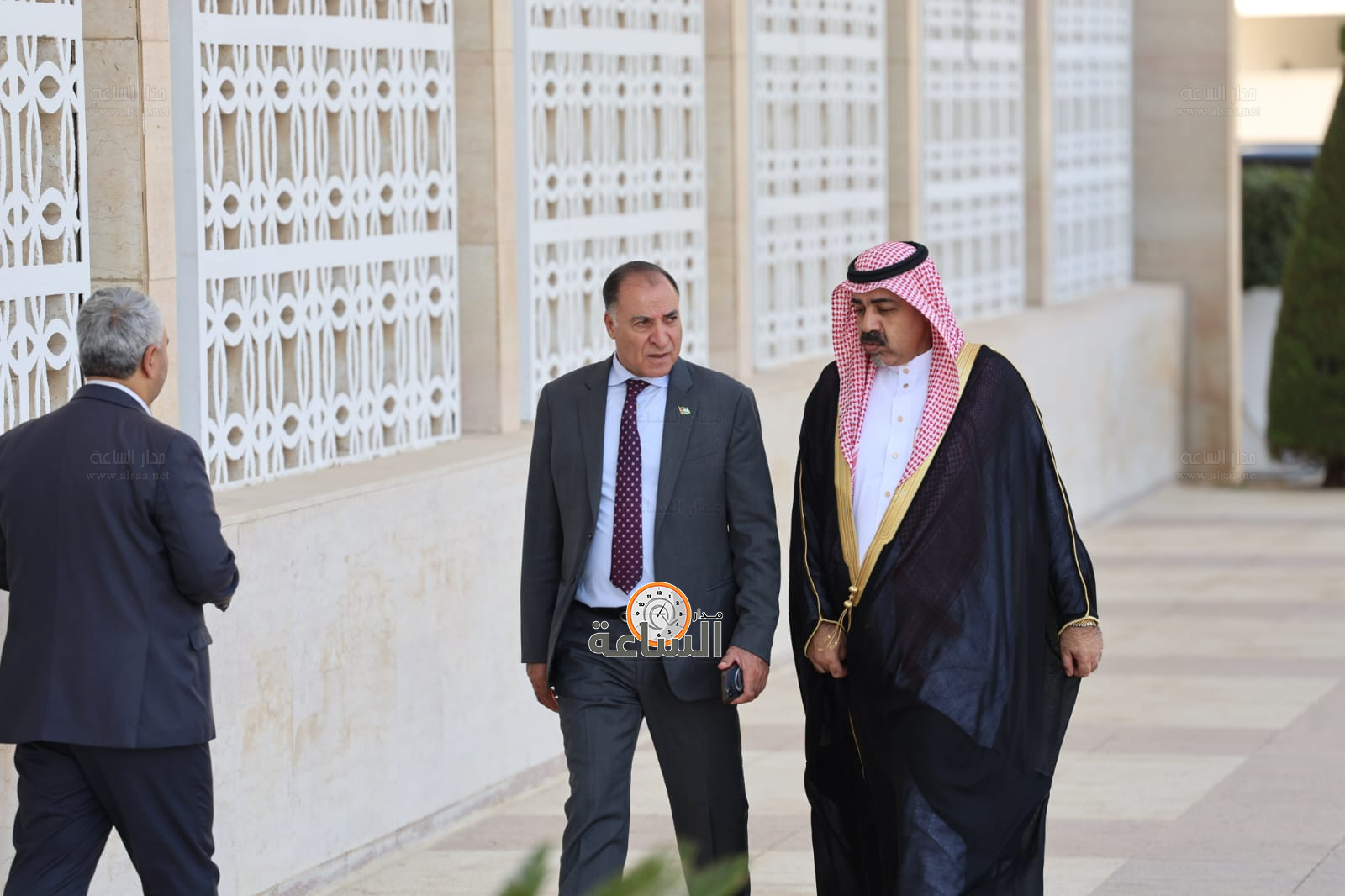 Madar Al-Saa Images 0.7602123675787167