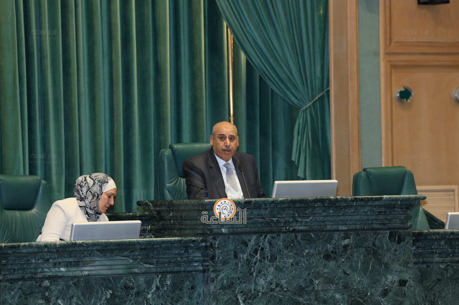 Madar Al-Saa Images 0.4364966677858263