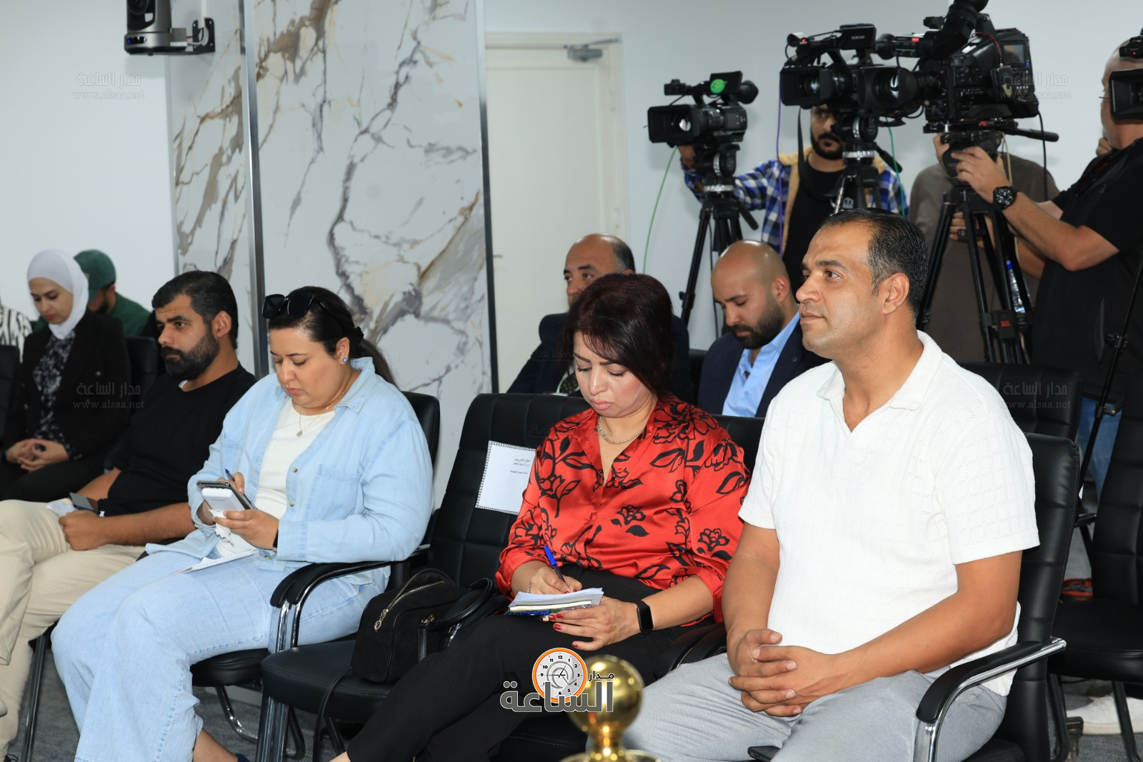 Madar Al-Saa Images 0.8525559468318057