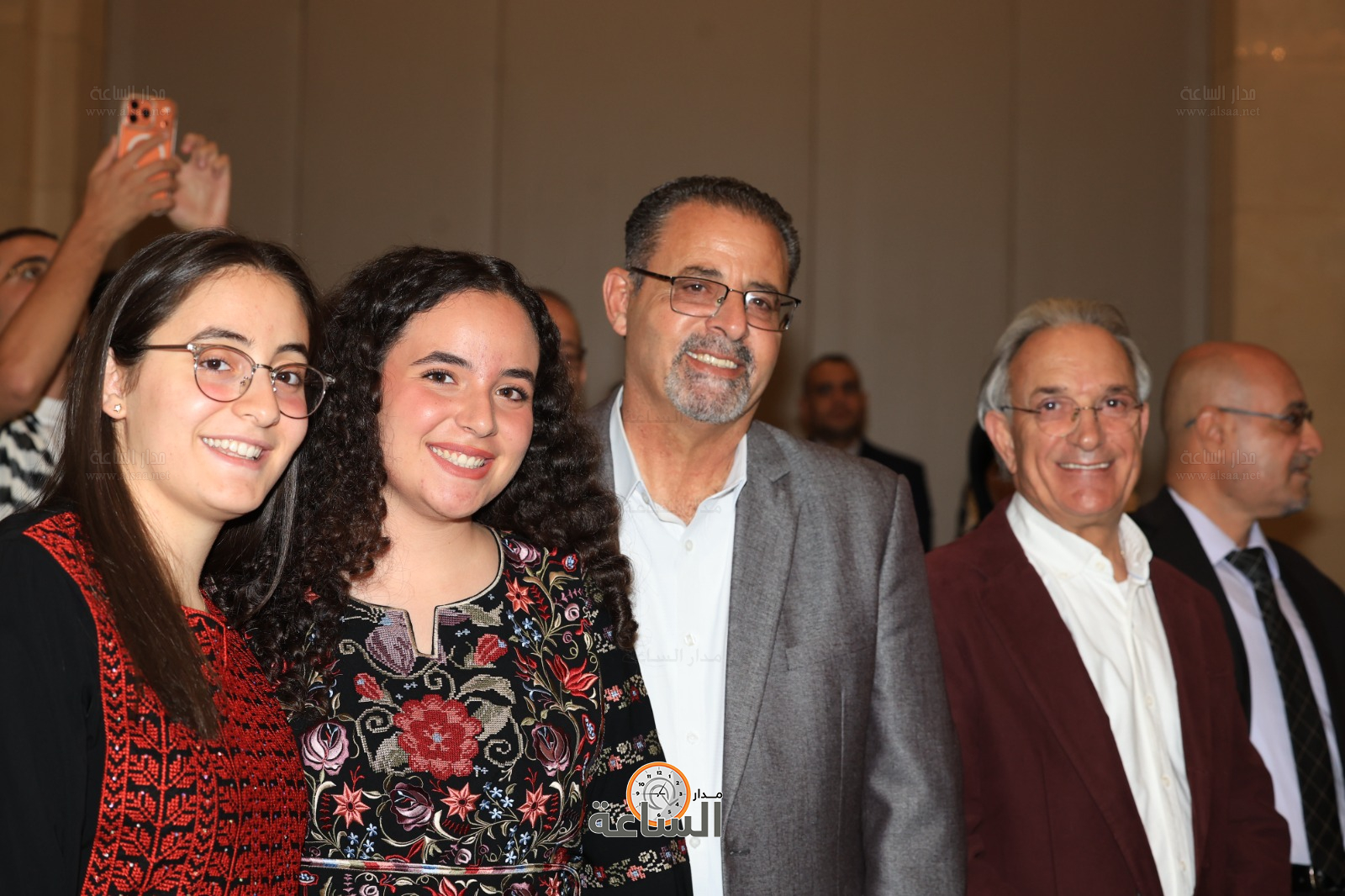 Madar Al-Saa Images 0.5530299594524317