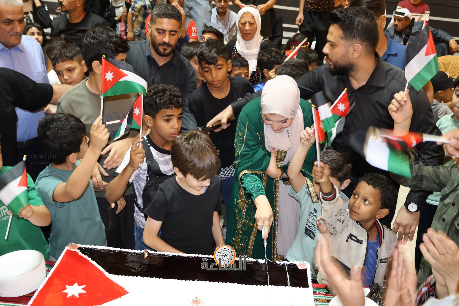 Madar Al-Saa Images 0.47552118626493656