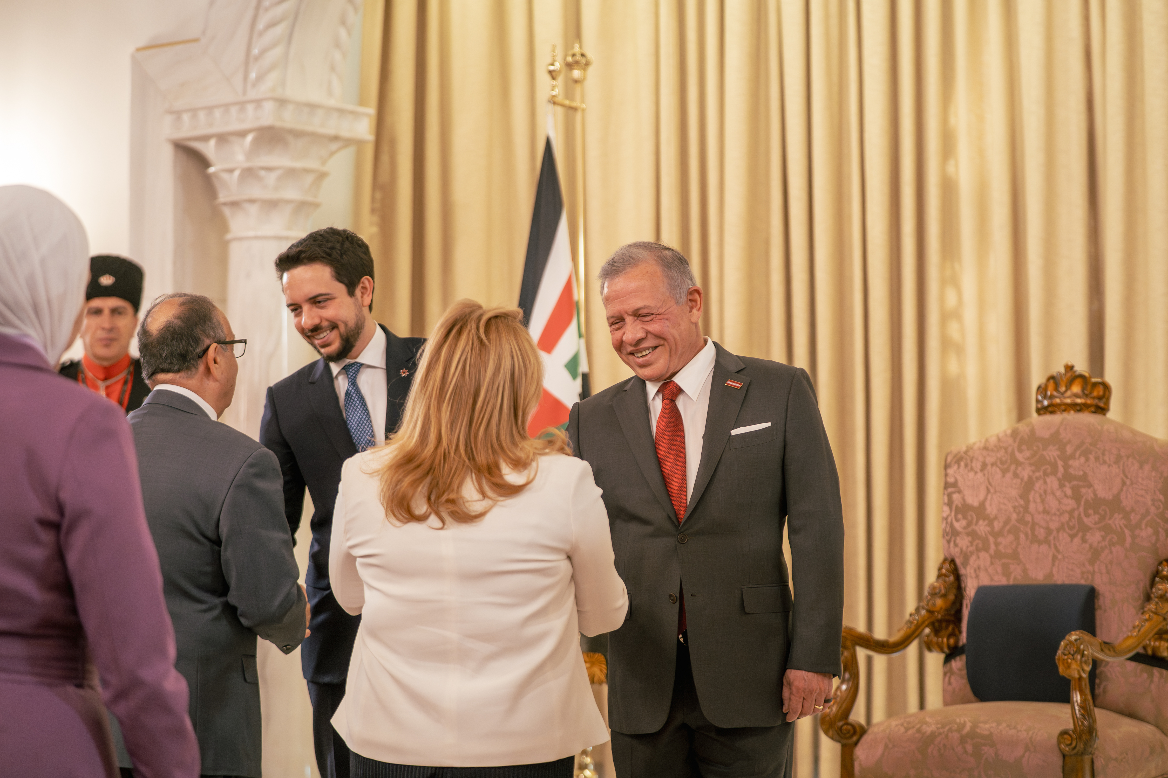 Madar Al-Saa Images 0.7644913679113519