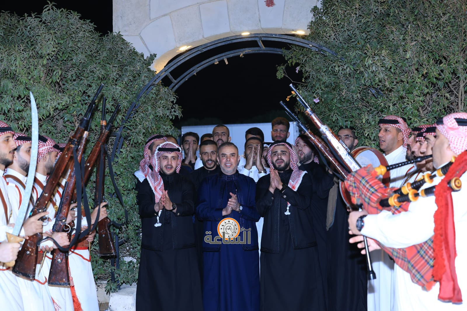 Madar Al-Saa Images 0.03352713145568731