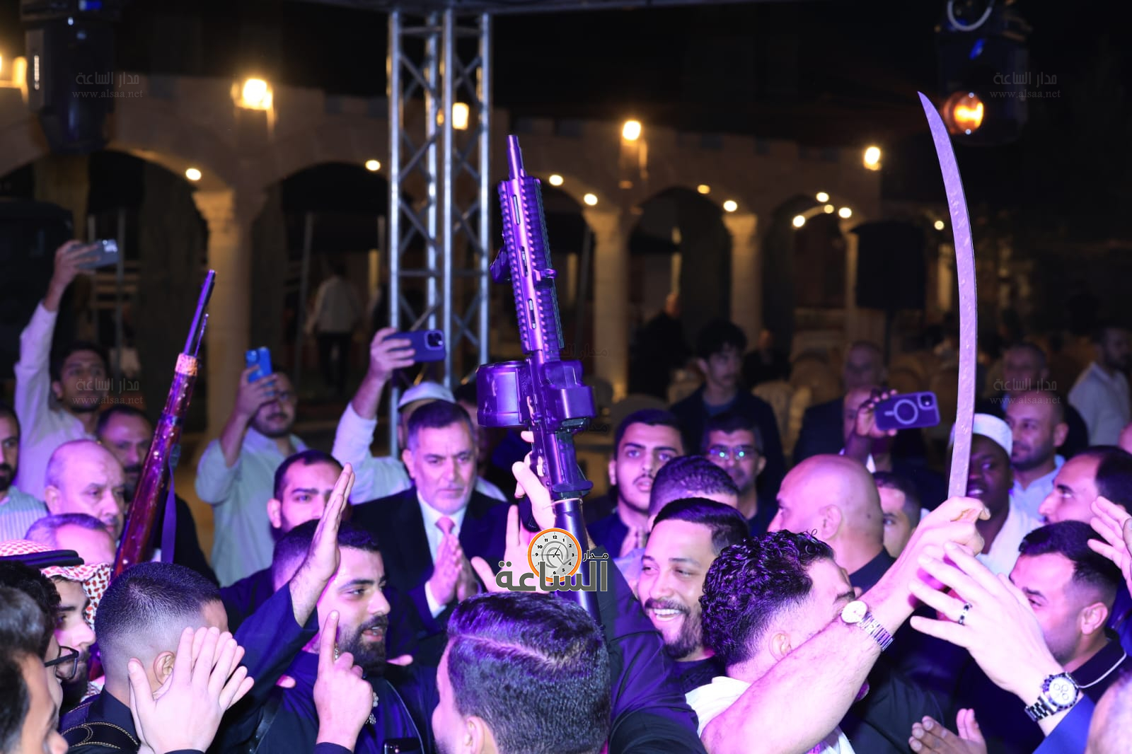 Madar Al-Saa Images 0.9364122168897958