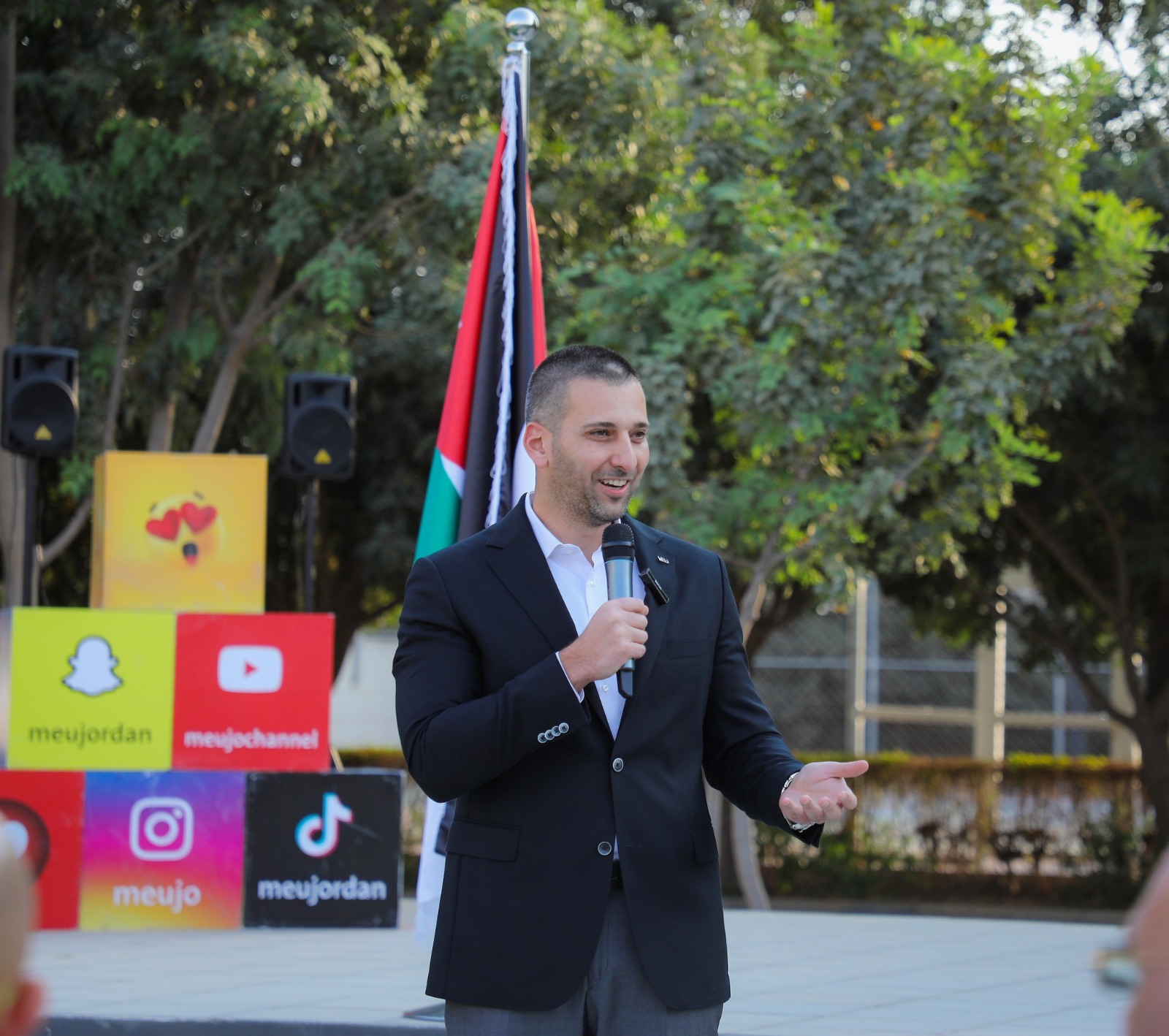 Madar Al-Saa Images 0.7710937579060023