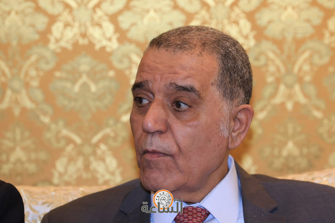 Madar Al-Saa Images 0.32283111618472593