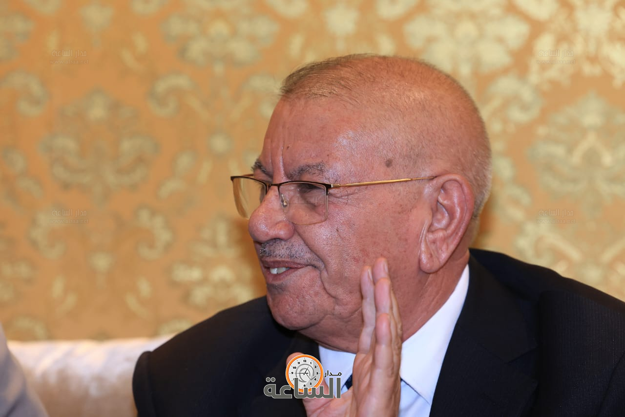 Madar Al-Saa Images 0.9898369364956275