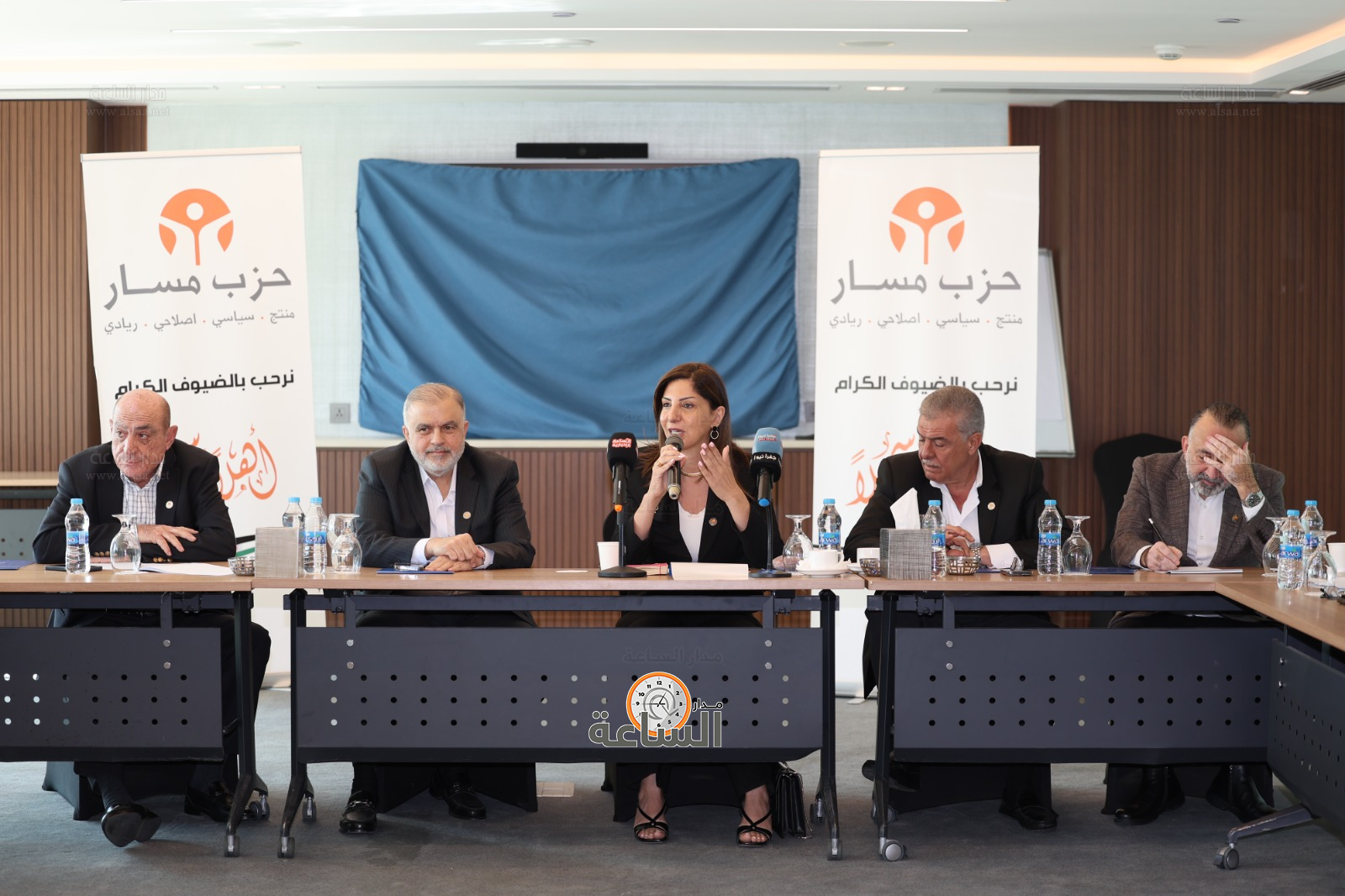 Madar Al-Saa Images 0.48312828234923855