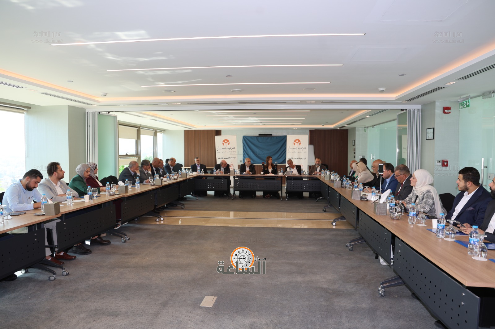 Madar Al-Saa Images 0.48484991469684313