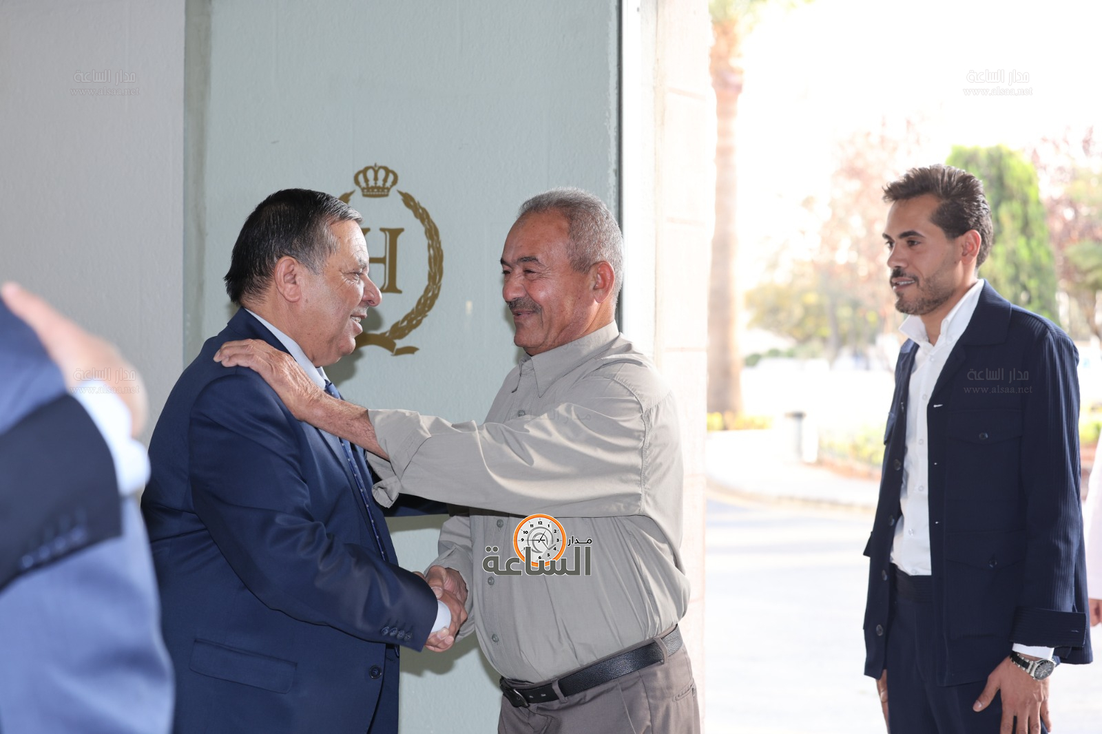 Madar Al-Saa Images 0.4557593224548422