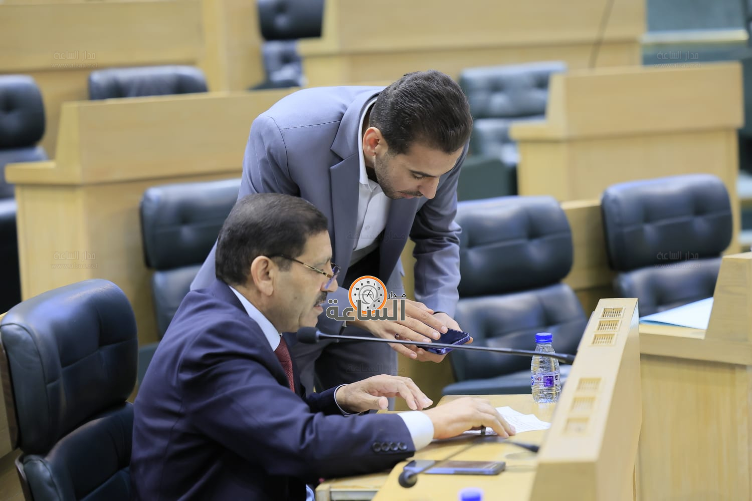 Madar Al-Saa Images 0.8405990649442383