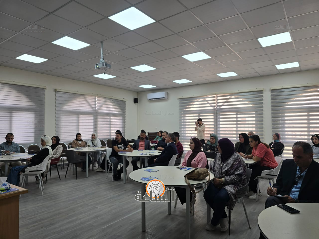 Madar Al-Saa Images 0.127018859820887