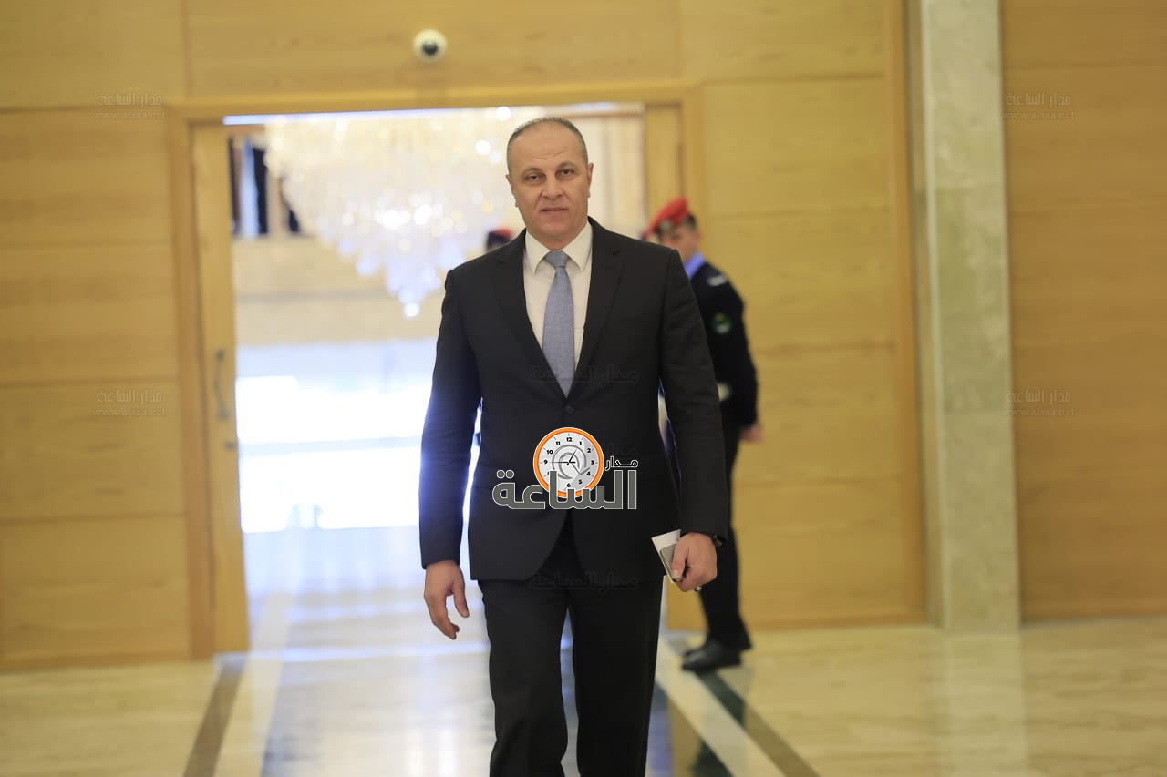 Madar Al-Saa Images 0.9309141235386639