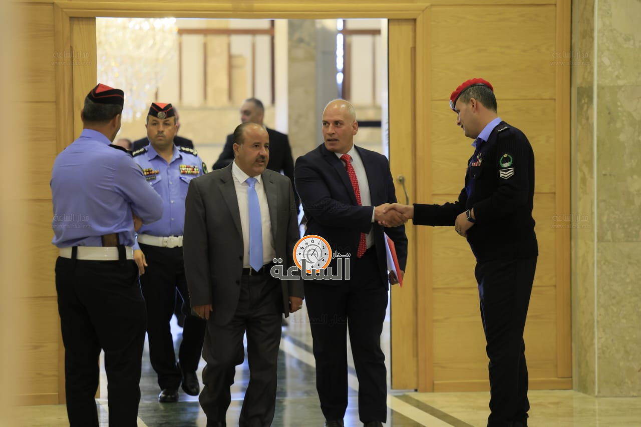 Madar Al-Saa Images 0.14292480835482024