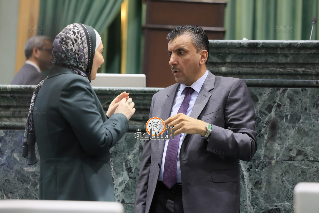 Madar Al-Saa Images 0.38472221237256776