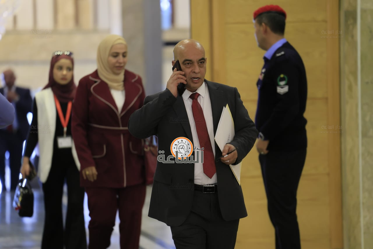 Madar Al-Saa Images 0.4607547483399592