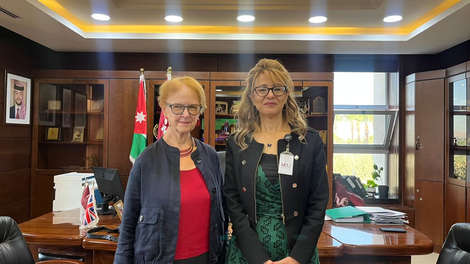 Madar Al-Saa Images 0.8528745659004228