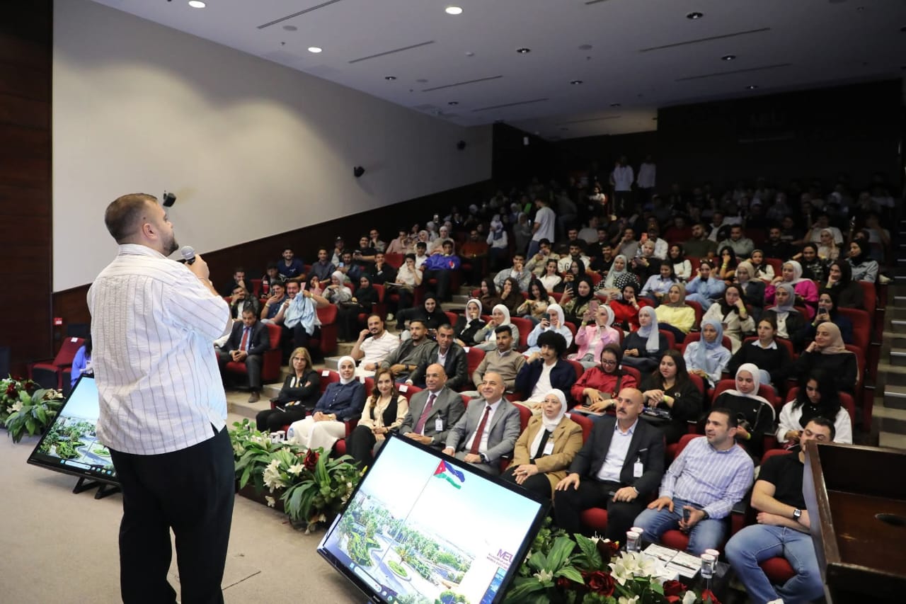 Madar Al-Saa Images 0.28066029868481235