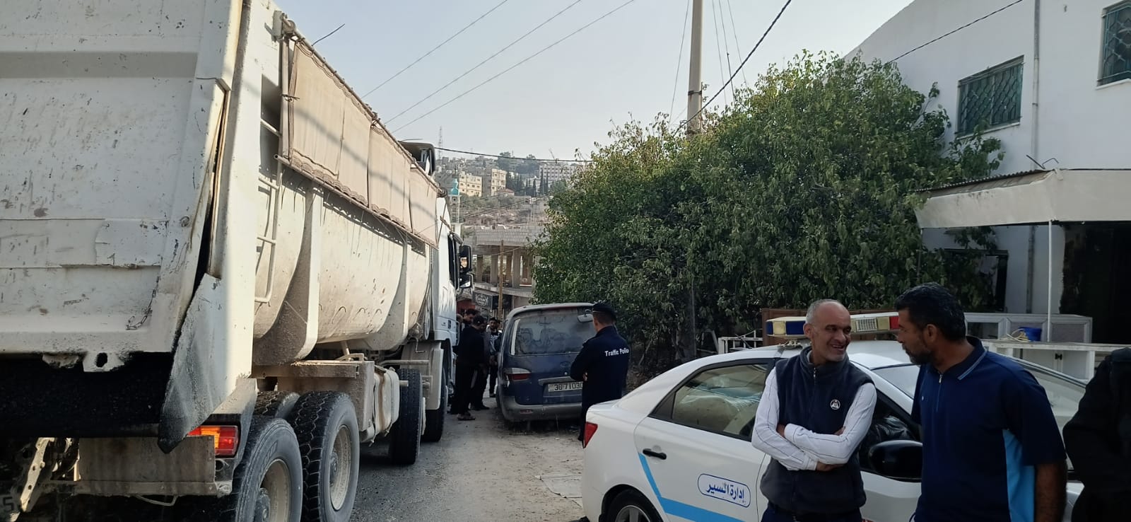 Madar Al-Saa Images 0.32624538234139255