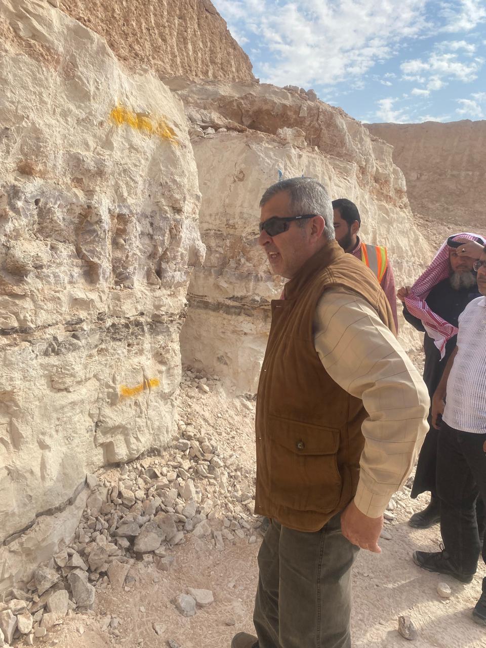 Madar Al-Saa Images 0.9126537642461431