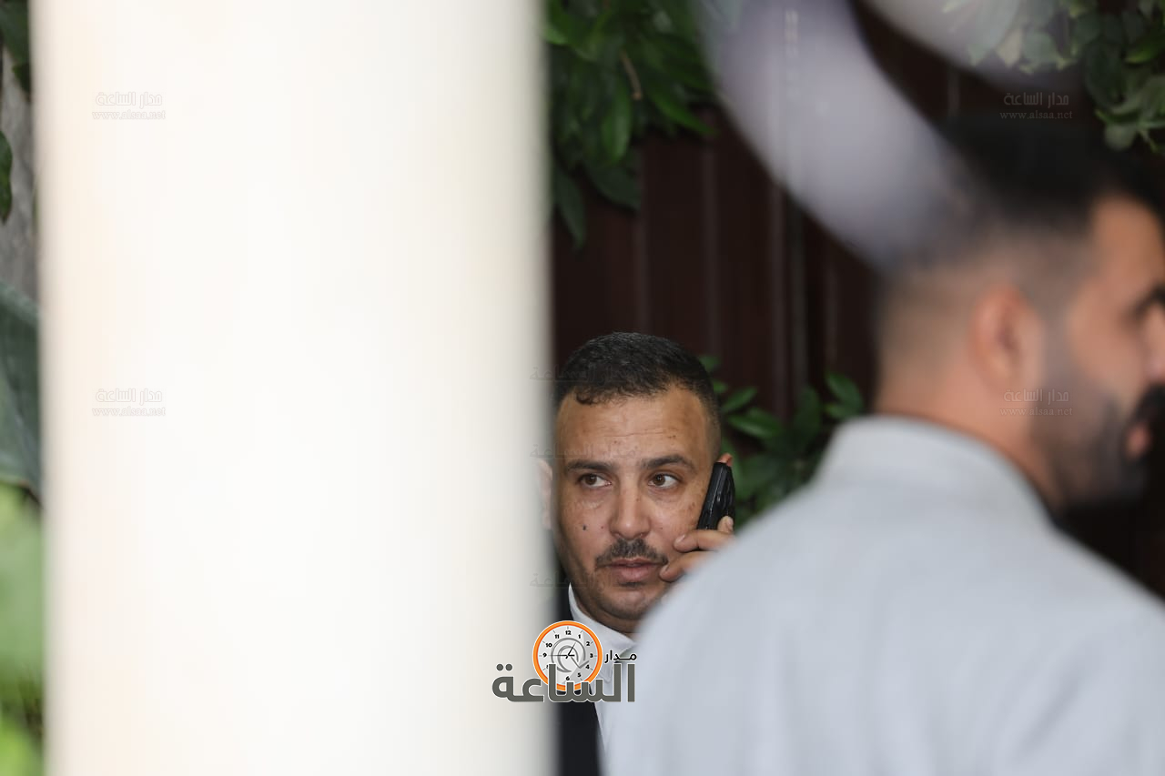 Madar Al-Saa Images 0.43108284103566086